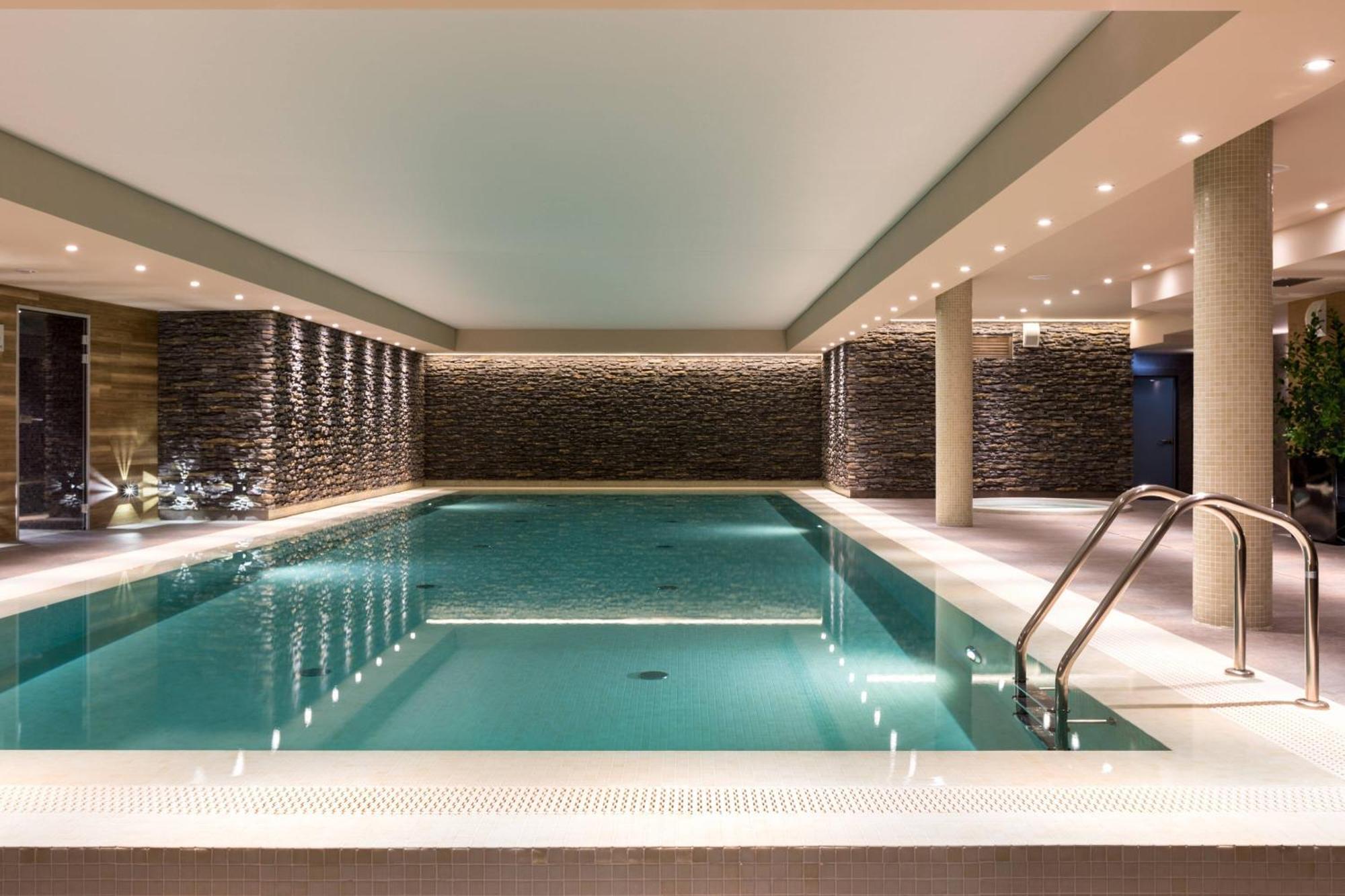 Ac Hotel By Marriott Breslavia Exterior foto The swimming pool at The Dorchester