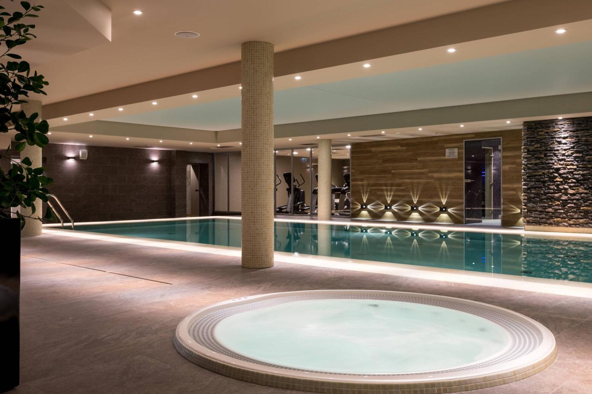 Ac Hotel By Marriott Breslavia Exterior foto The spa at The Dorchester