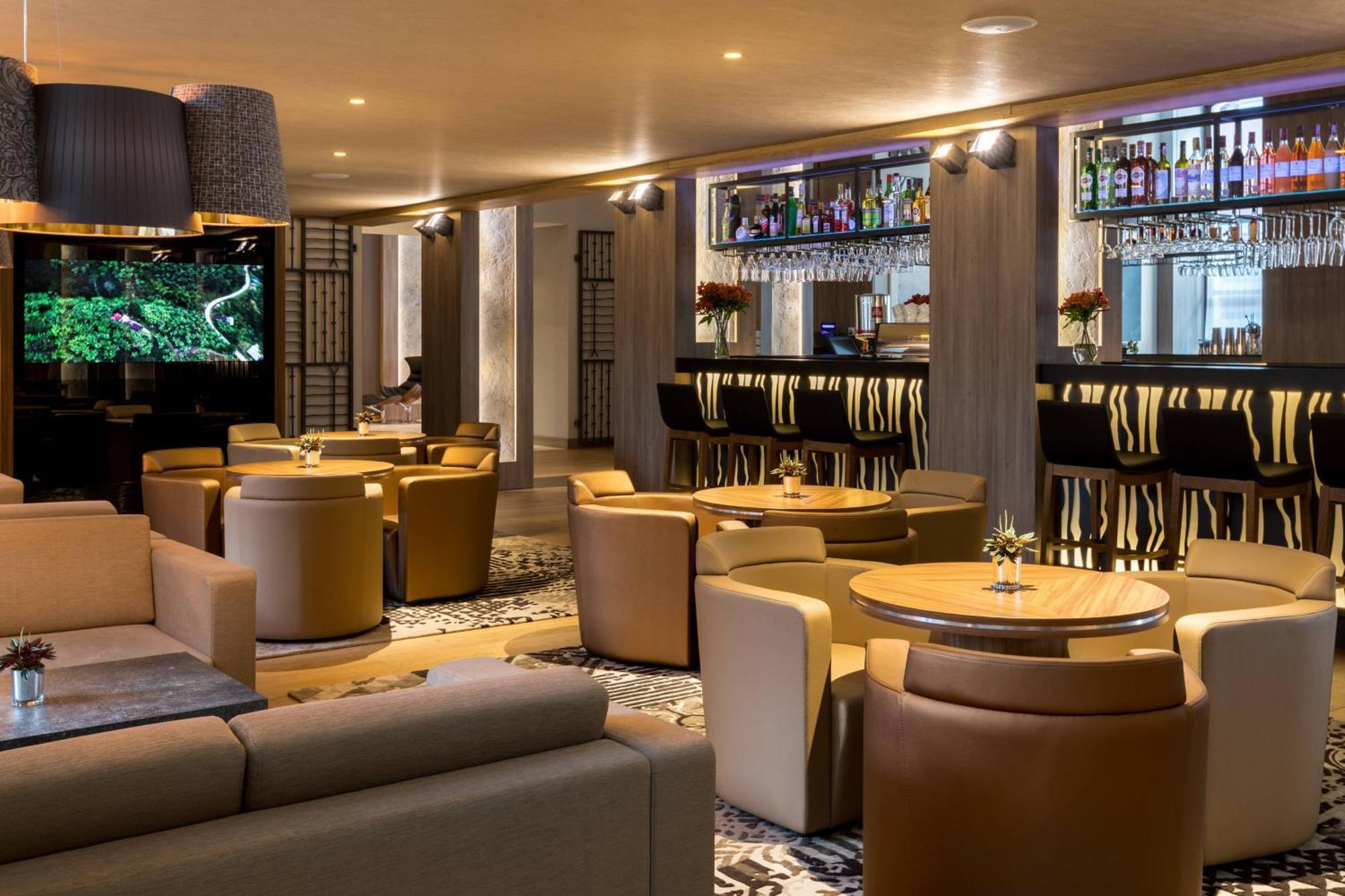 Ac Hotel By Marriott Breslavia Exterior foto The bar at the hotel