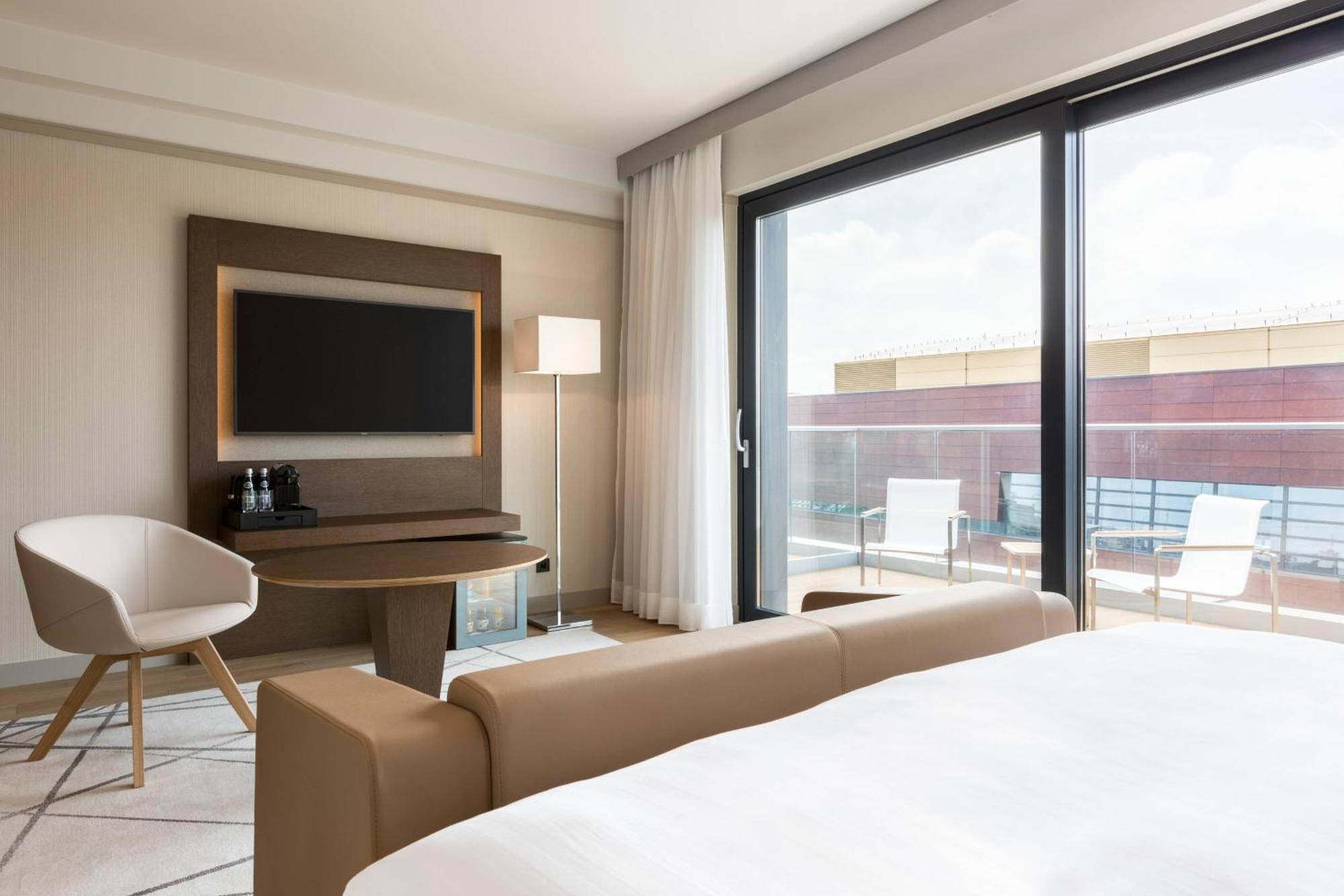 Ac Hotel By Marriott Breslavia Exterior foto A room at the hotel