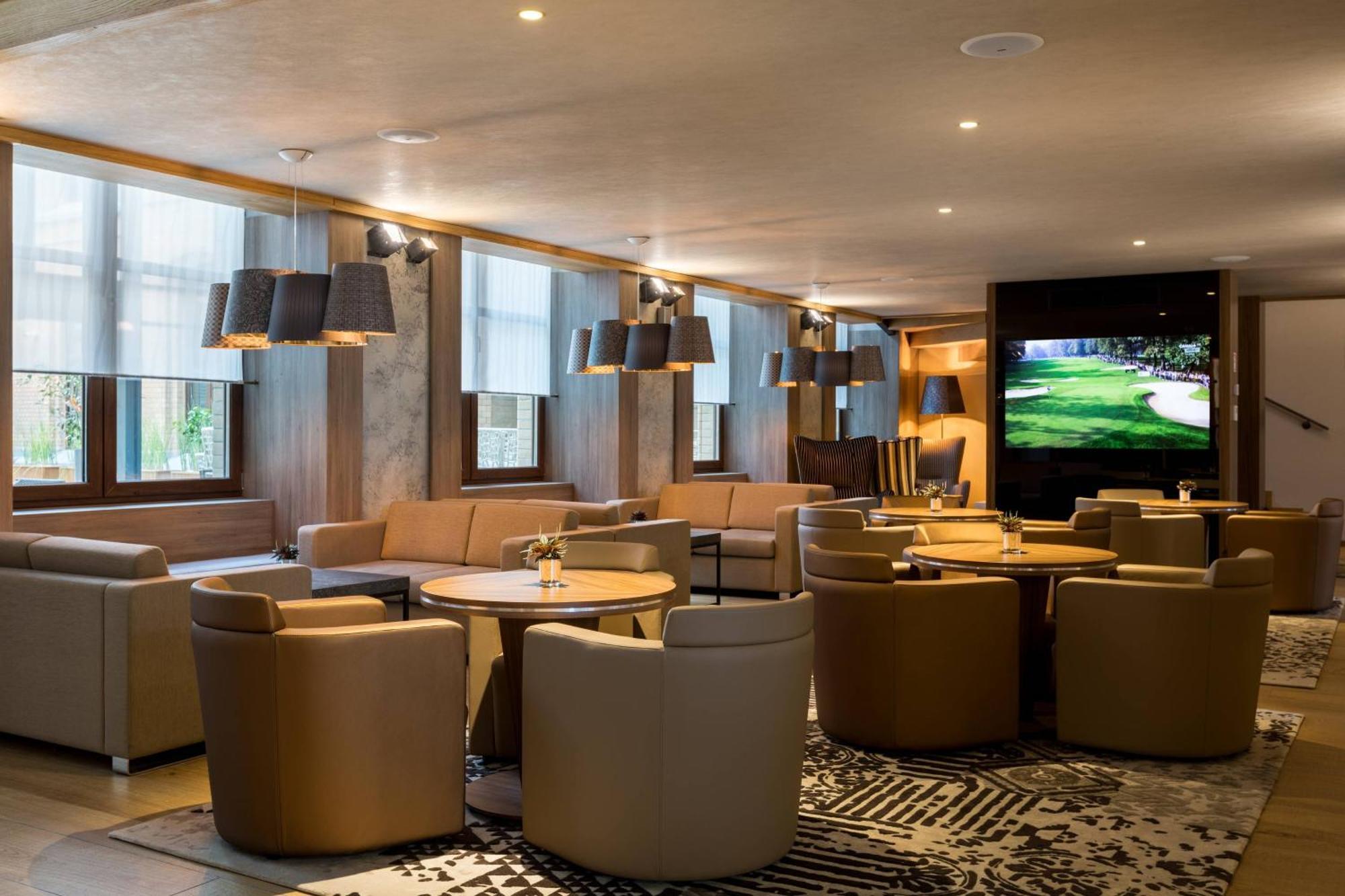 Ac Hotel By Marriott Breslavia Exterior foto The Club at London Heathrow Airport