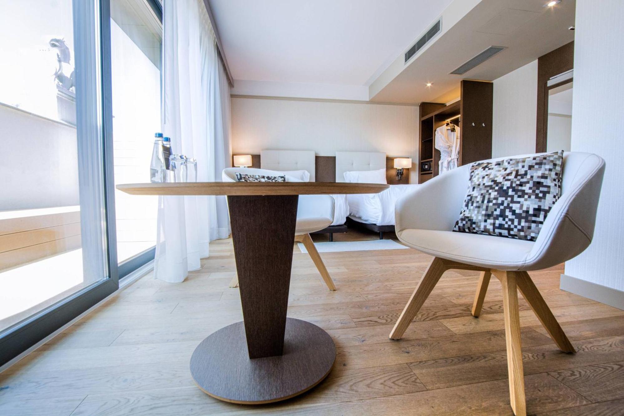 Ac Hotel By Marriott Breslavia Exterior foto A room at the hotel