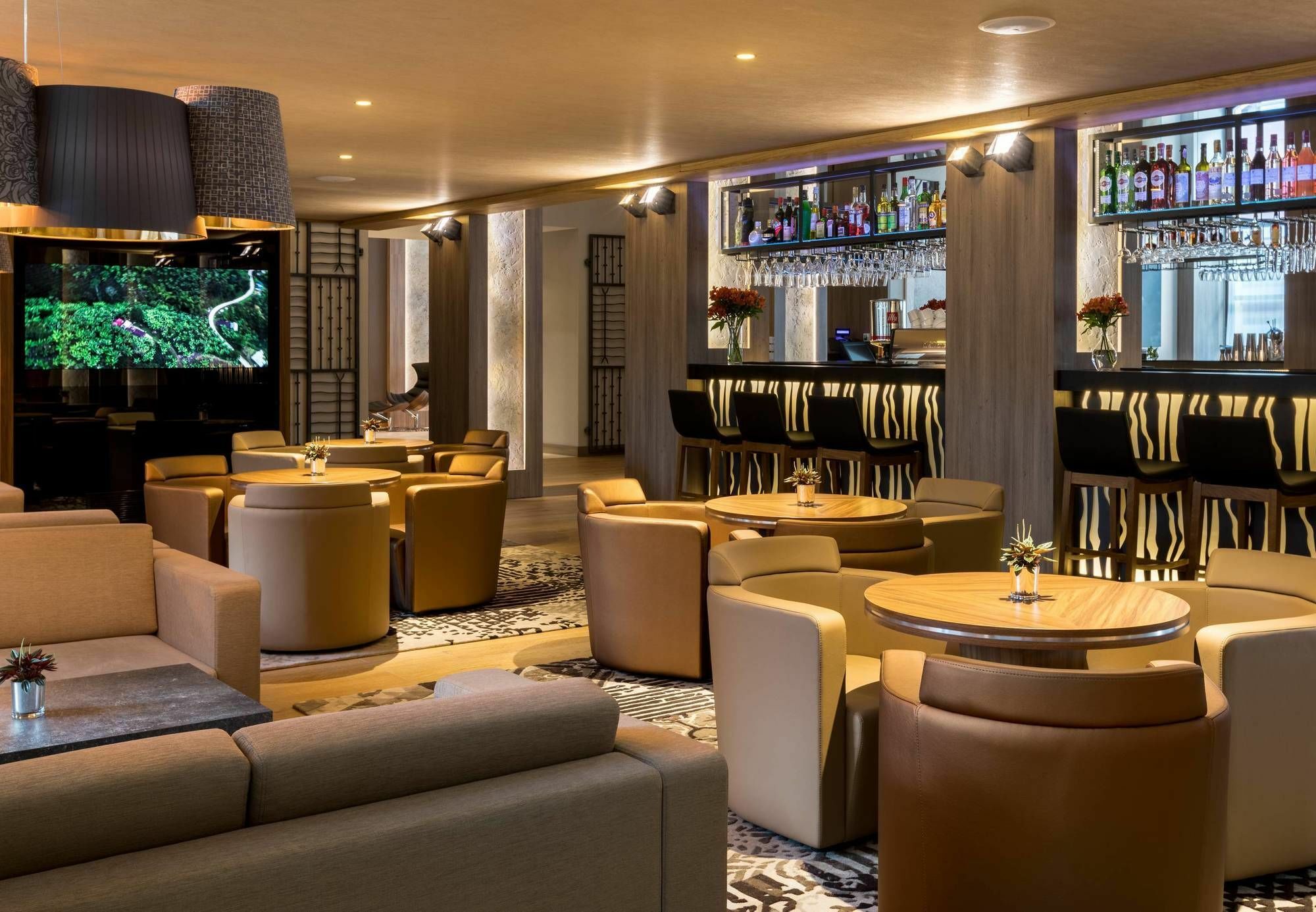 Ac Hotel By Marriott Breslavia Exterior foto The bar at the hotel